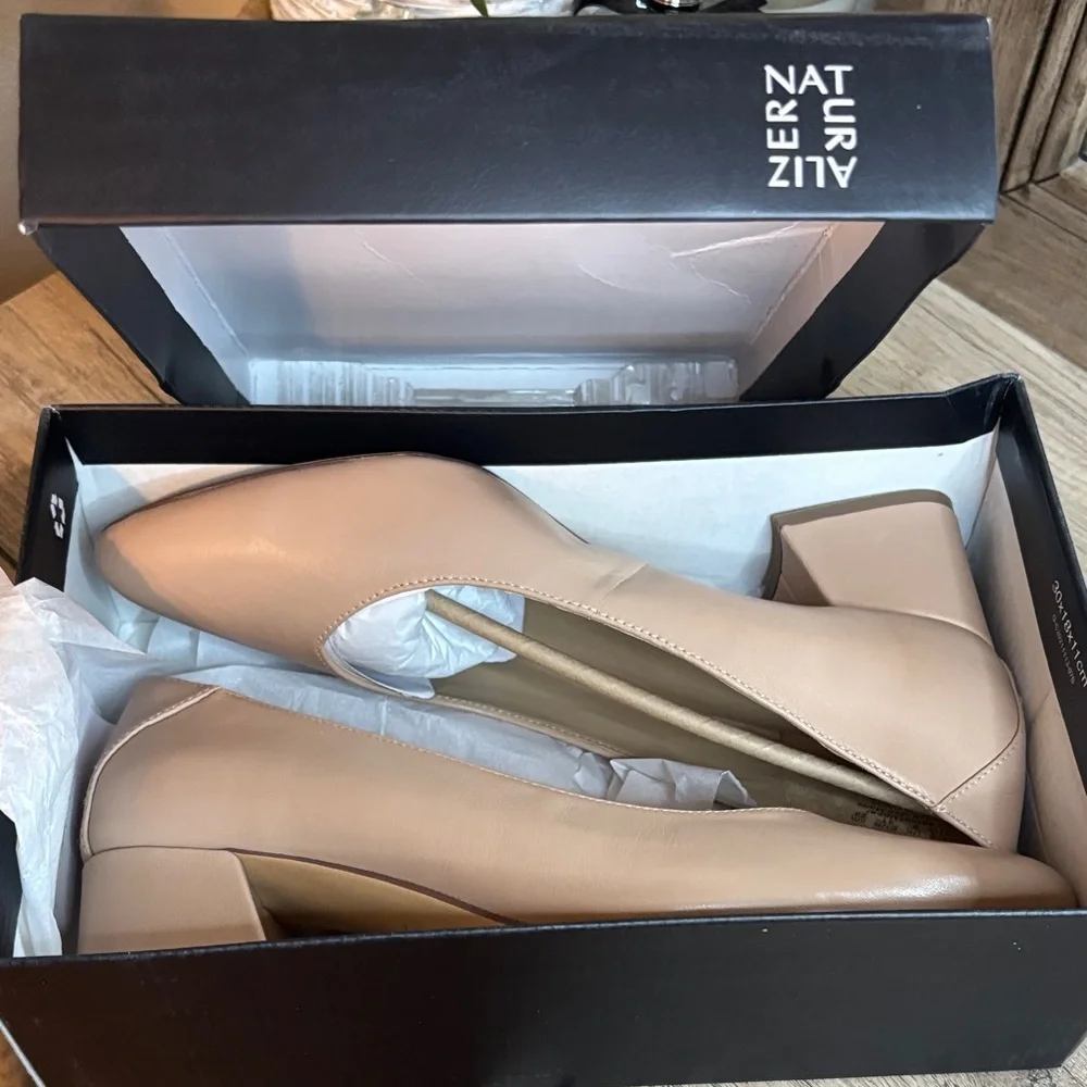Naturalizer Malynn Nude Block Heel Pumps- Leather-Size 11 Wide - Picture 6 of 7